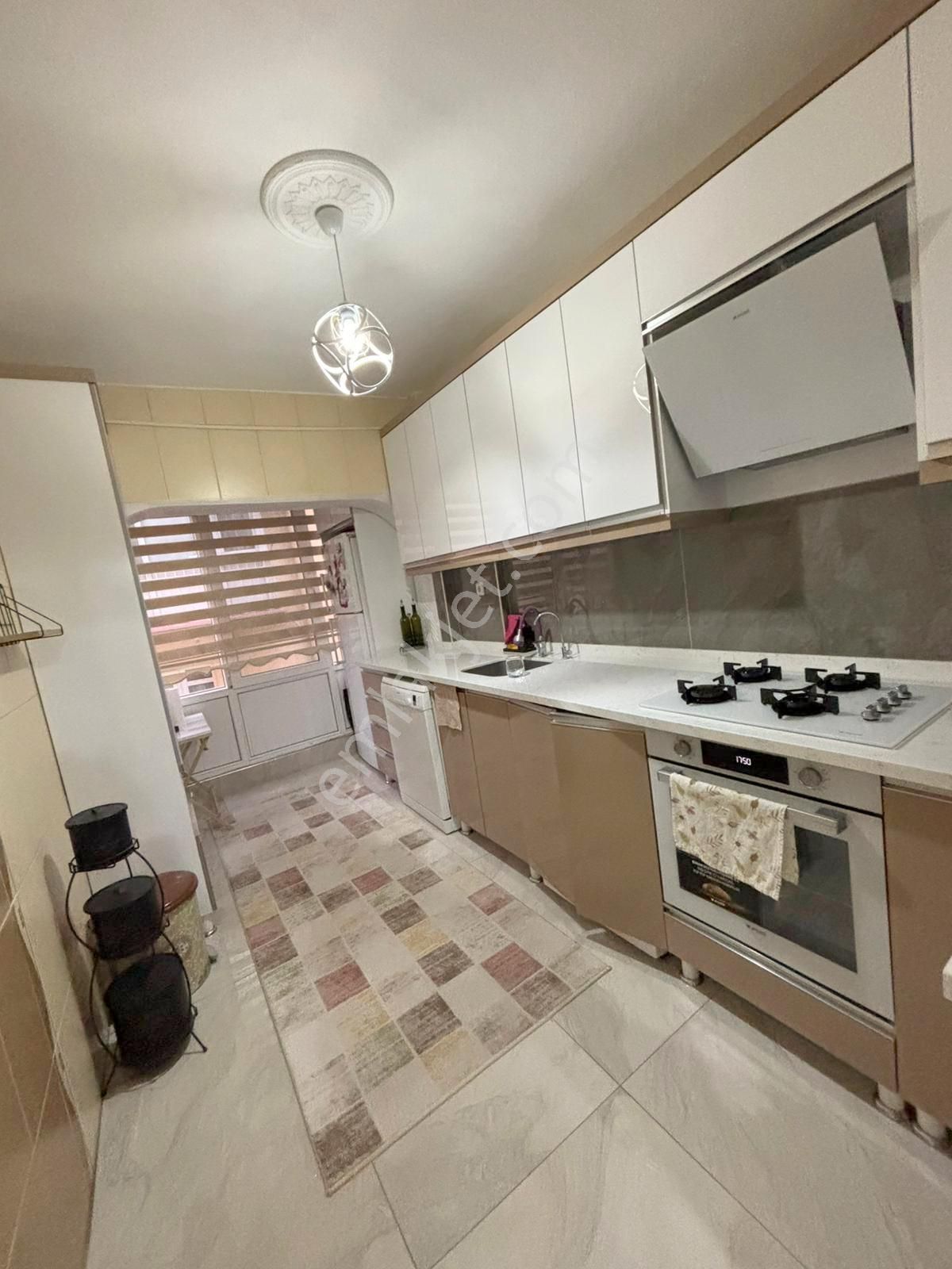 Danışment Göbek Yakını Orta Kat Konumlu Manzaralı 3+1 Emsalsiz - Görsel 3