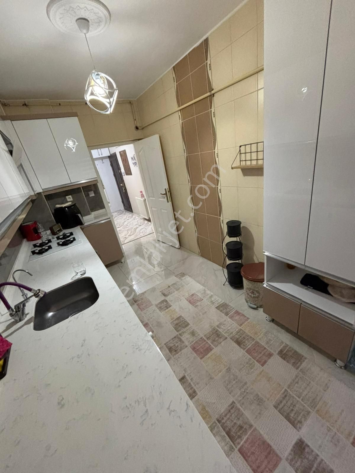 Danışment Göbek Yakını Orta Kat Konumlu Manzaralı 3+1 Emsalsiz - Görsel 7