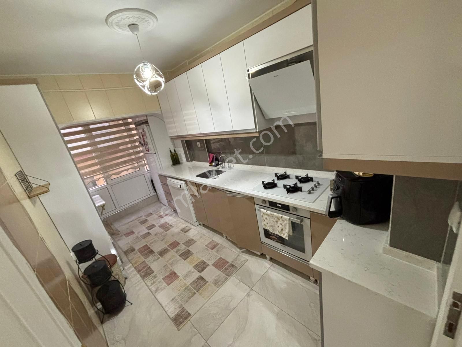 Danışment Göbek Yakını Orta Kat Konumlu Manzaralı 3+1 Emsalsiz - Görsel 2