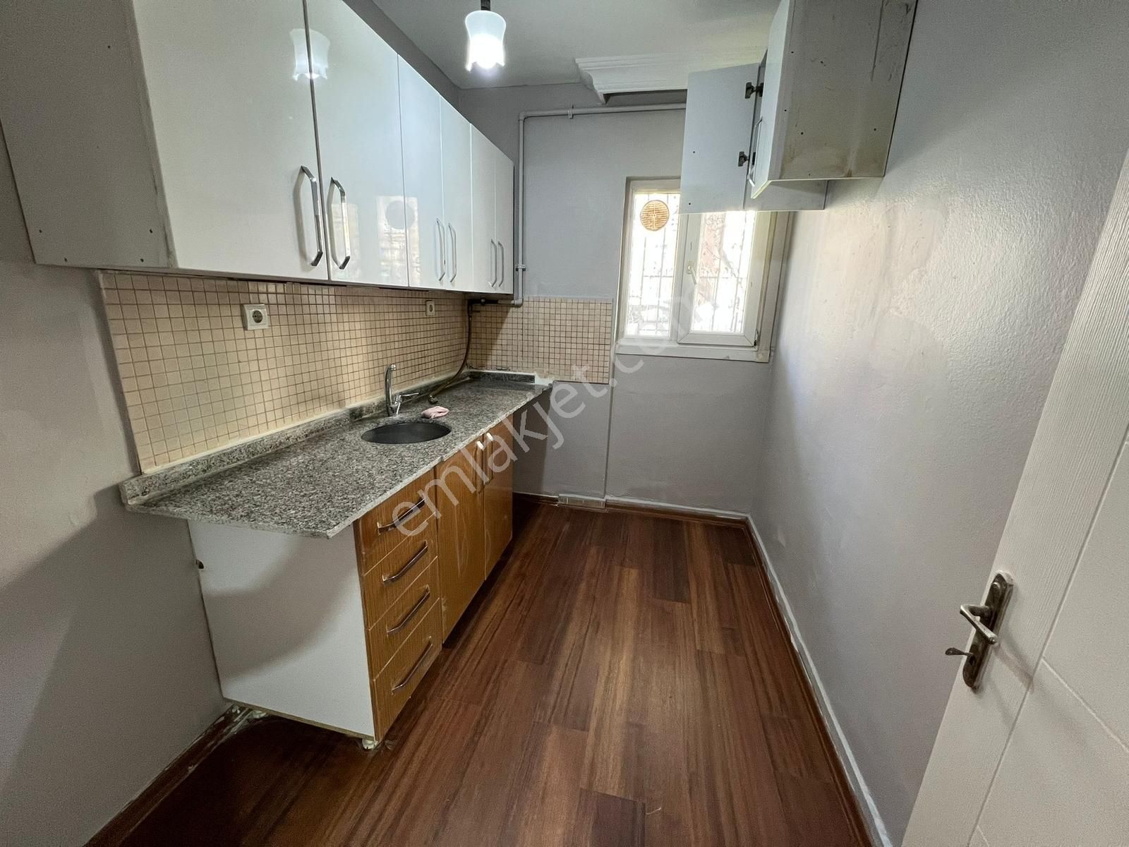 Atalar Sitesinde Otoparklı Hastaneye Komşu 2+1 Ferah Daire - Görsel 10