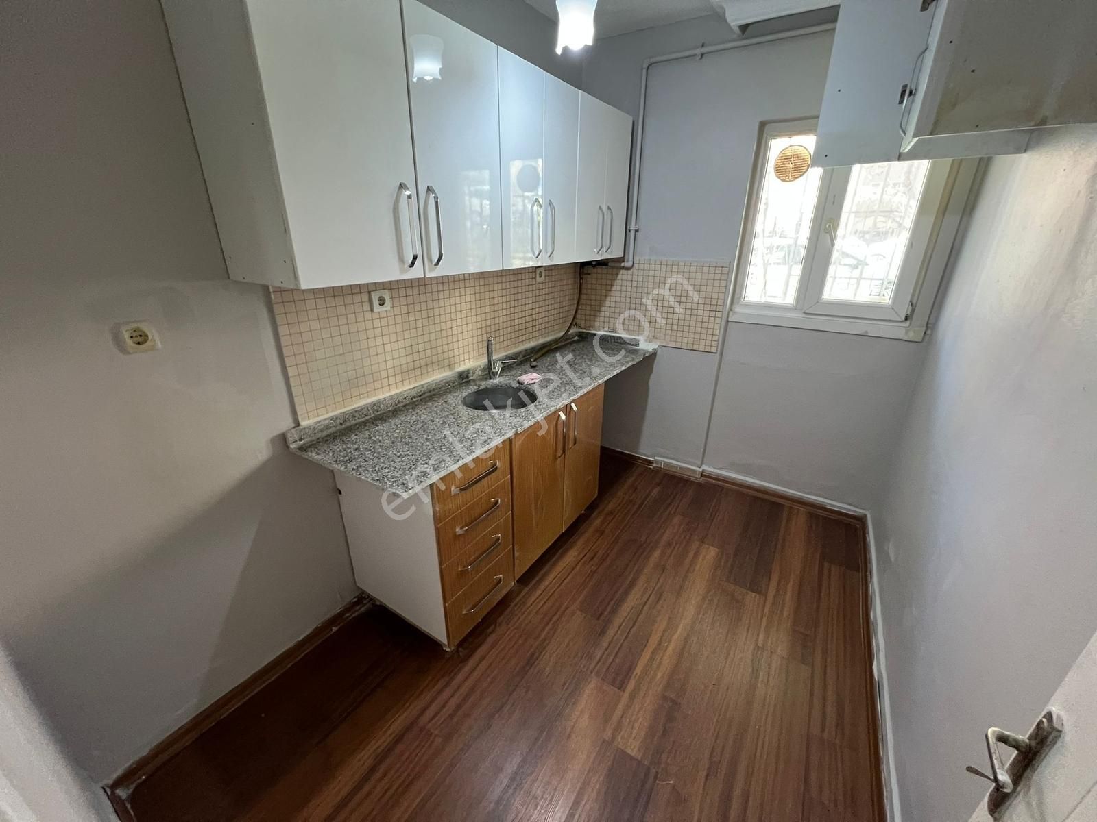 Atalar Sitesinde Otoparklı Hastaneye Komşu 2+1 Ferah Daire - Görsel 24