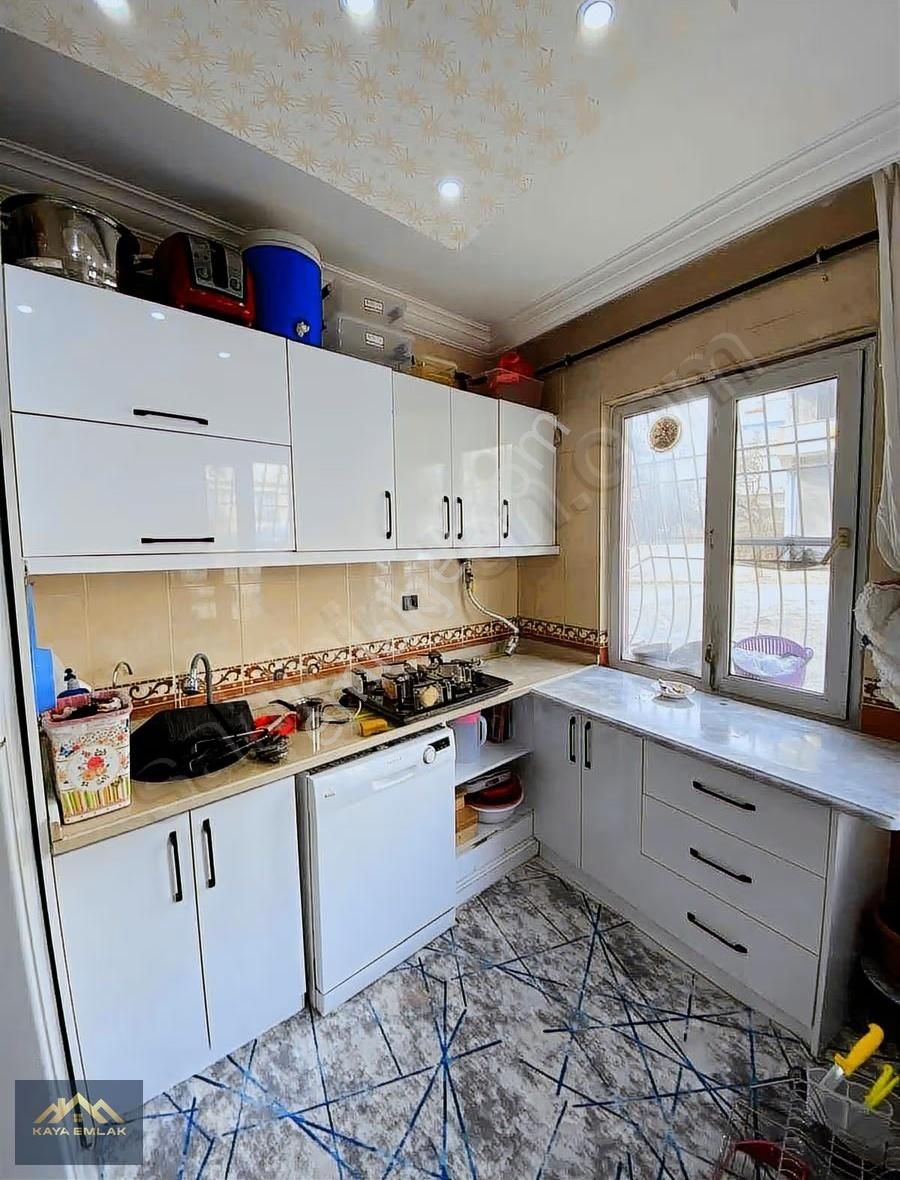 Cağdaş Mahallesin'de Yıkım Kararsız 3+1 Kattan Bölme Daire - Görsel 9