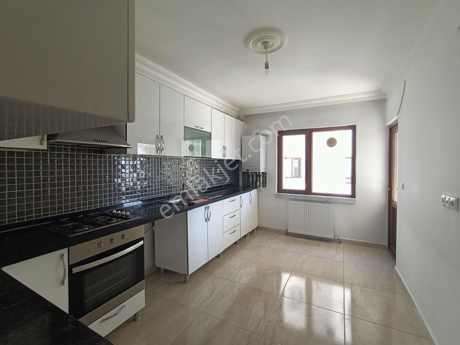 Mevlana Bulvarı Yakını/15 Şubat Tahliyeli/ara Katta/sıcak/3+1 - Görsel 12