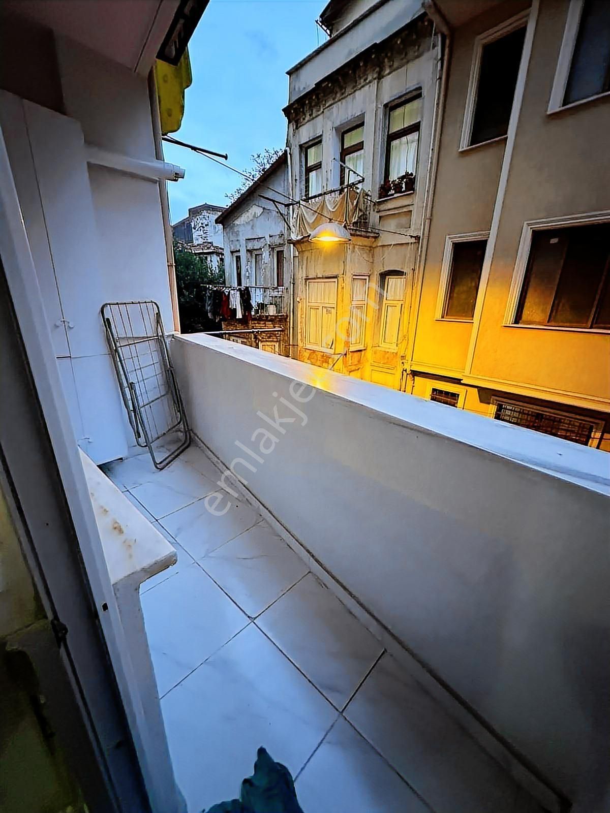 Fatih Balat Mahallesi'nde Kilise'ye 80mt 3+1 Satılık Ferah Daire - Görsel 19