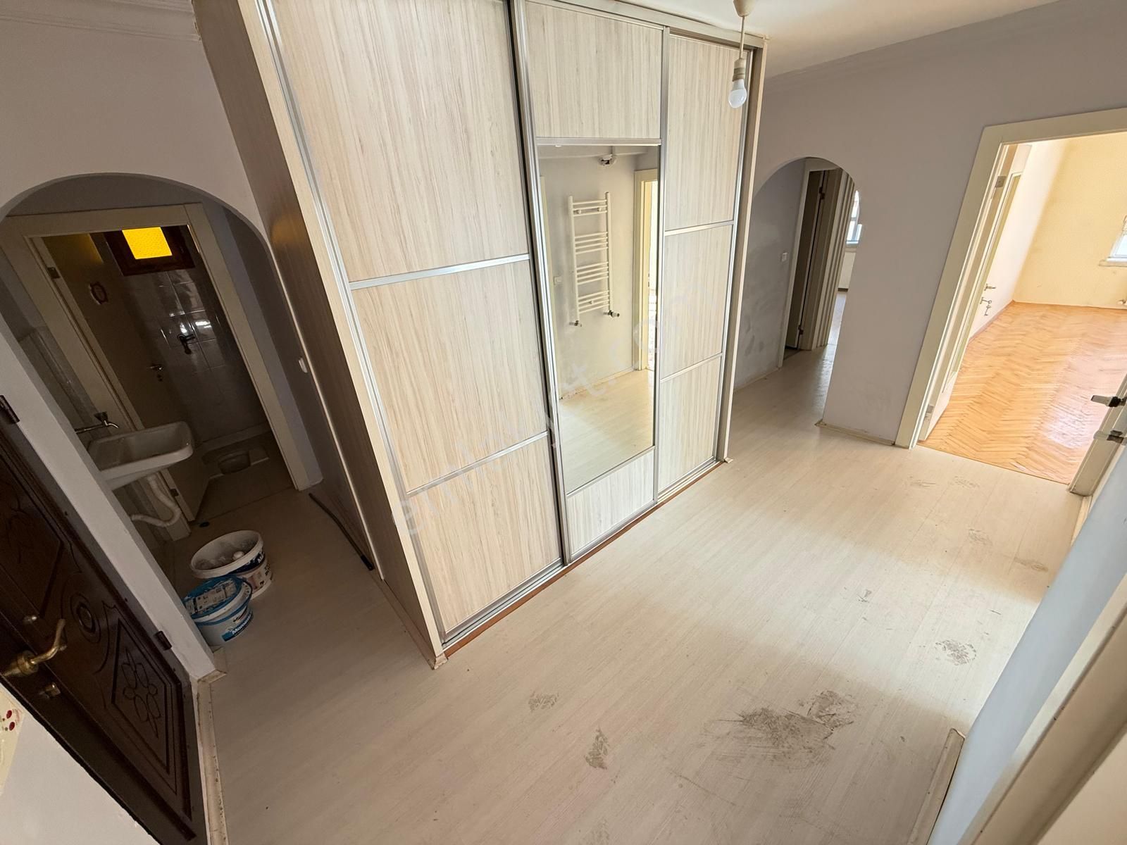 Bademlik Yolu Caddesine 1 Bina 3+1 Balkonlu - Görsel 16