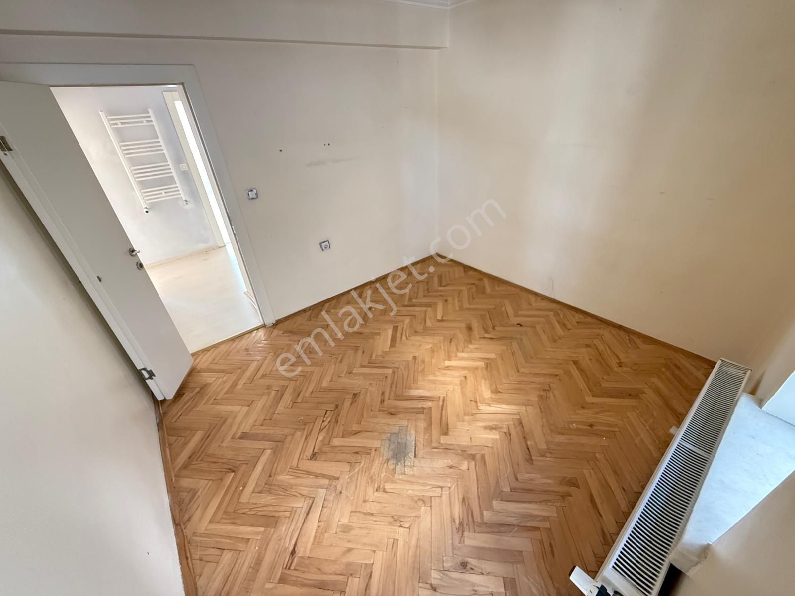 Bademlik Yolu Caddesine 1 Bina 3+1 Balkonlu - Görsel 8