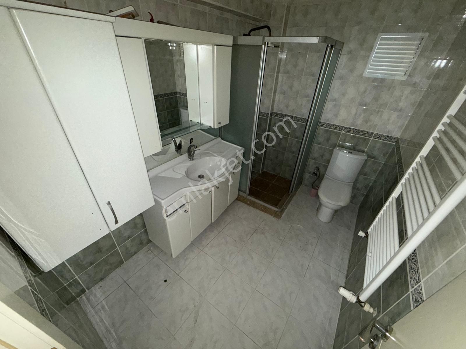 Bademlik Yolu Caddesine 1 Bina 3+1 Balkonlu - Görsel 18