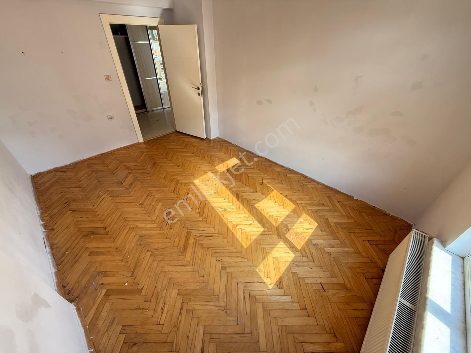 Bademlik Yolu Caddesine 1 Bina 3+1 Balkonlu - Görsel 5