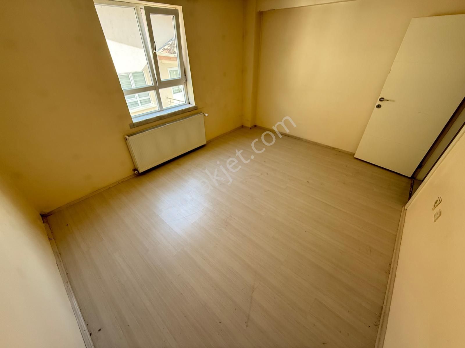 Bademlik Yolu Caddesine 1 Bina 3+1 Balkonlu - Görsel 11