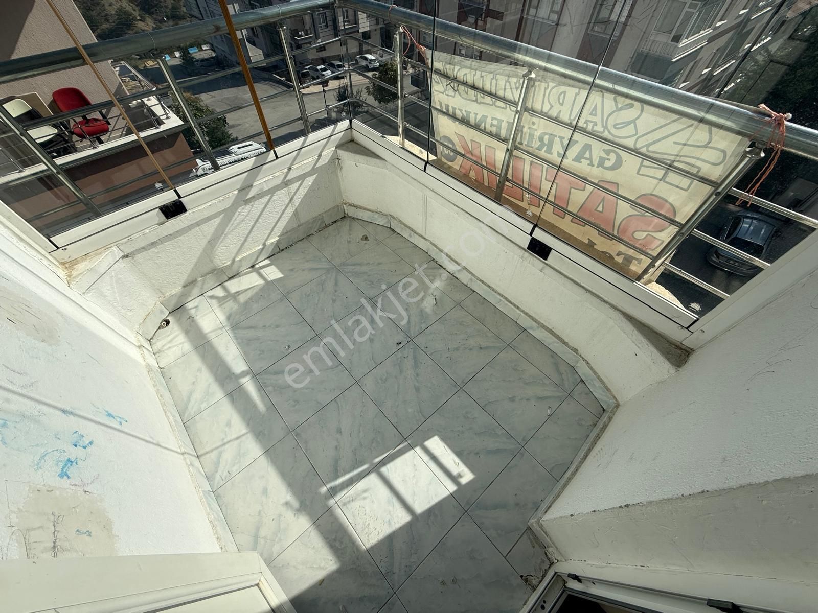 Bademlik Yolu Caddesine 1 Bina 3+1 Balkonlu - Görsel 19