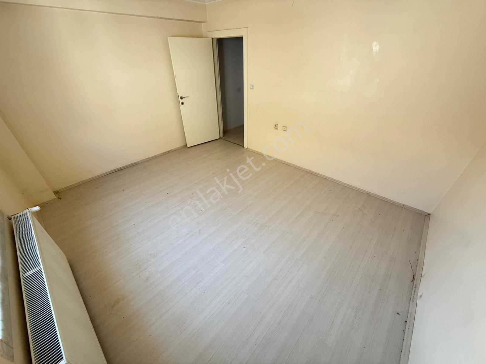 Bademlik Yolu Caddesine 1 Bina 3+1 Balkonlu - Görsel 12