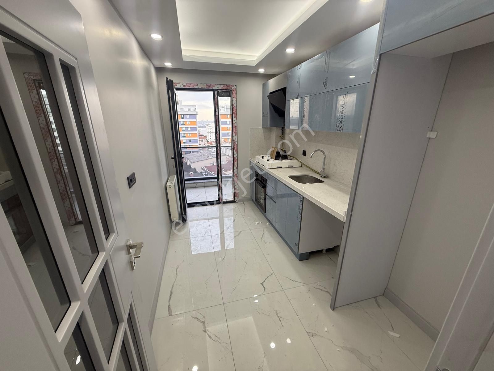 Barış'tan Tepeüstü Merkezde Site İçerisinde Kapalı Otoparklı 3+1 - Görsel 13