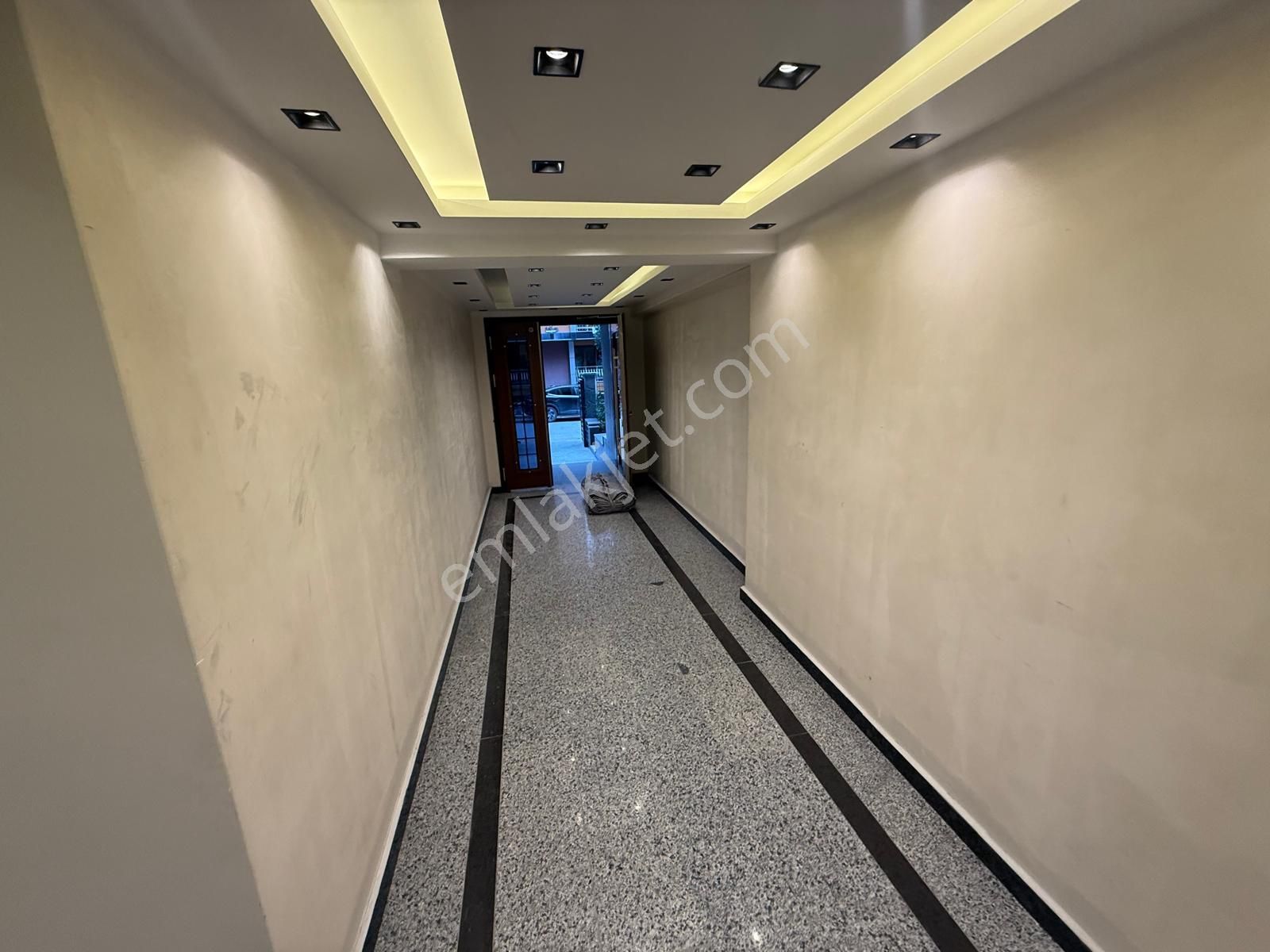 Barış'tan Tepeüstü Merkezde Site İçerisinde Kapalı Otoparklı 3+1 - Görsel 15