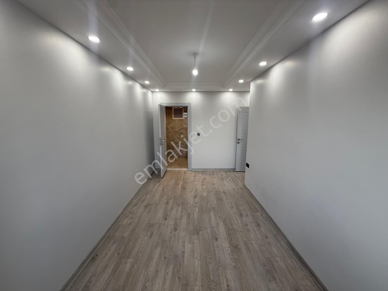 Barış'tan Tepeüstü Merkezde Site İçerisinde Kapalı Otoparklı 3+1 - Görsel 5