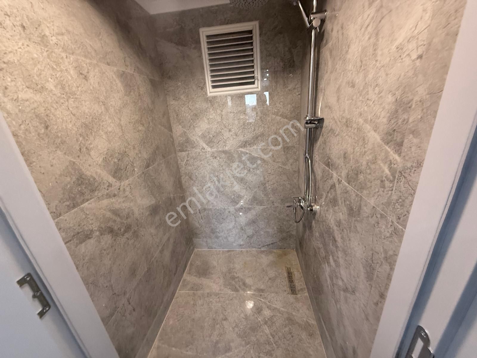 Barış'tan Tepeüstü Merkezde Site İçerisinde Kapalı Otoparklı 3+1 - Görsel 35