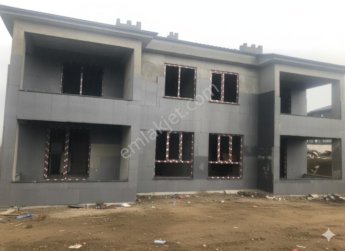 Şehirden Kaçış! Sarılarda Satılık 250 M² Bahçeli Villa - Görsel 2