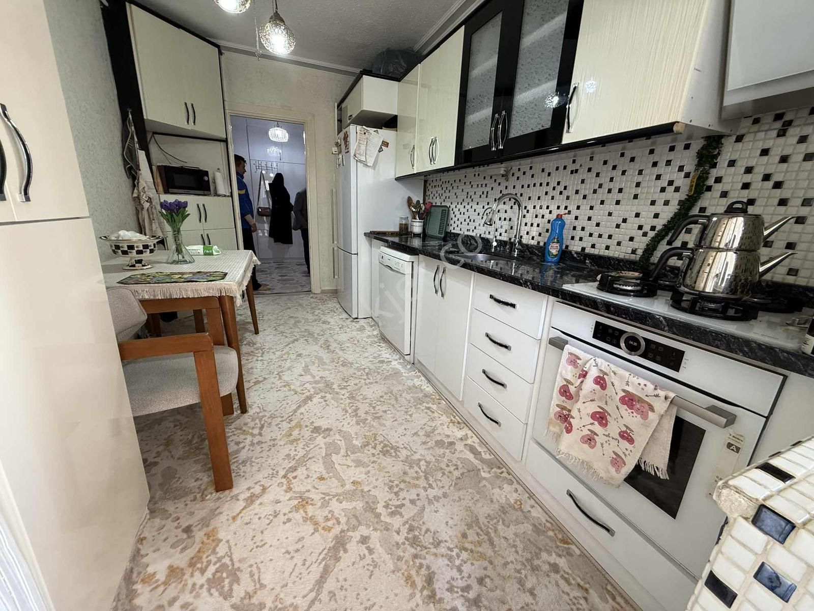 Kare'den Seyrantepe C Bloklarda Full Bakımlı Daire. - Görsel 22