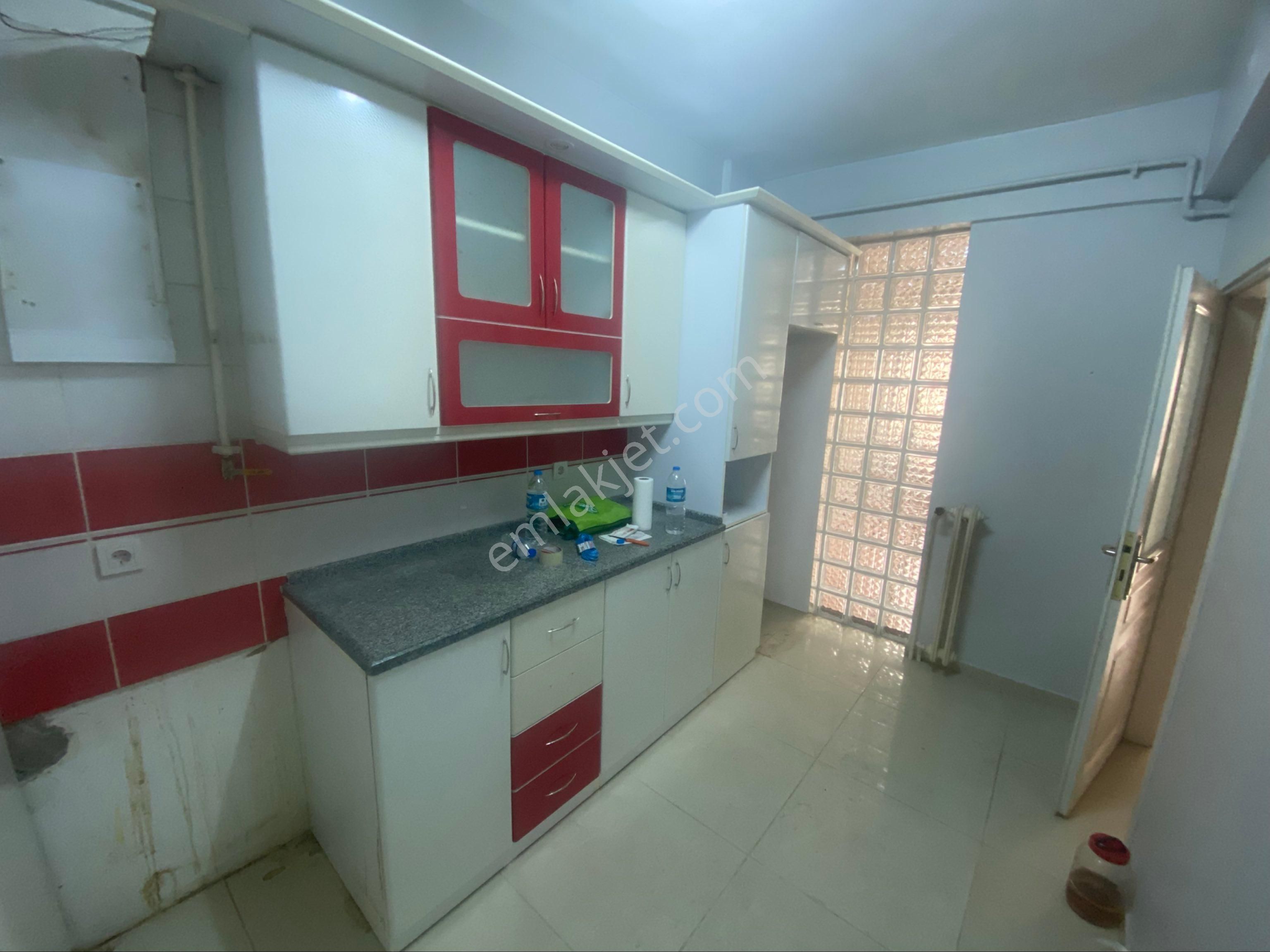 Furkan Emlaktan Fevziçakmak Mh. 2+1 4.kat 110m2 Asansörlü Çift Balkonlu Bulvara Cephe Fırsat Daire - Görsel 4