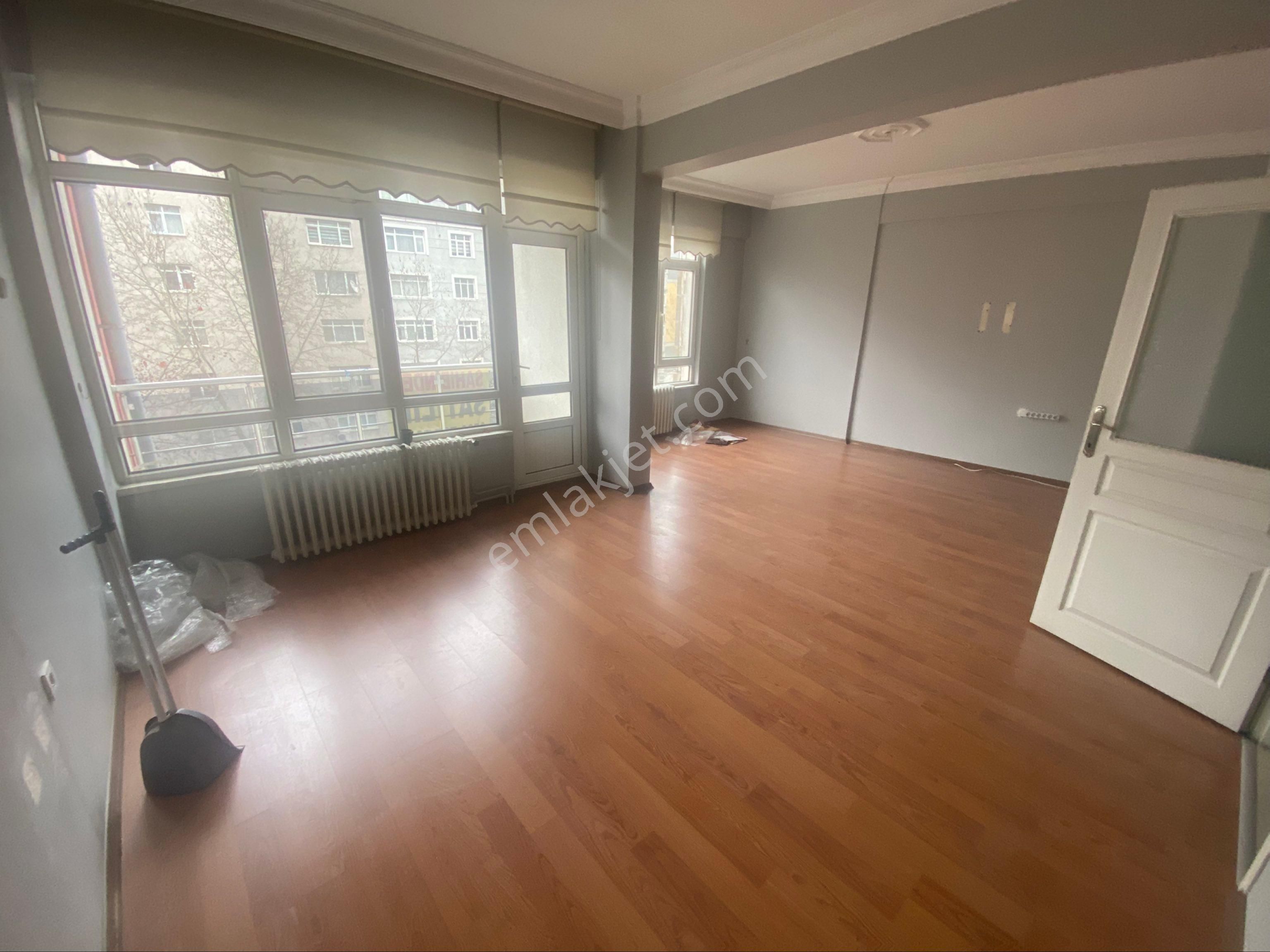 Furkan Emlaktan Fevziçakmak Mh. 2+1 4.kat 110m2 Asansörlü Çift Balkonlu Bulvara Cephe Fırsat Daire