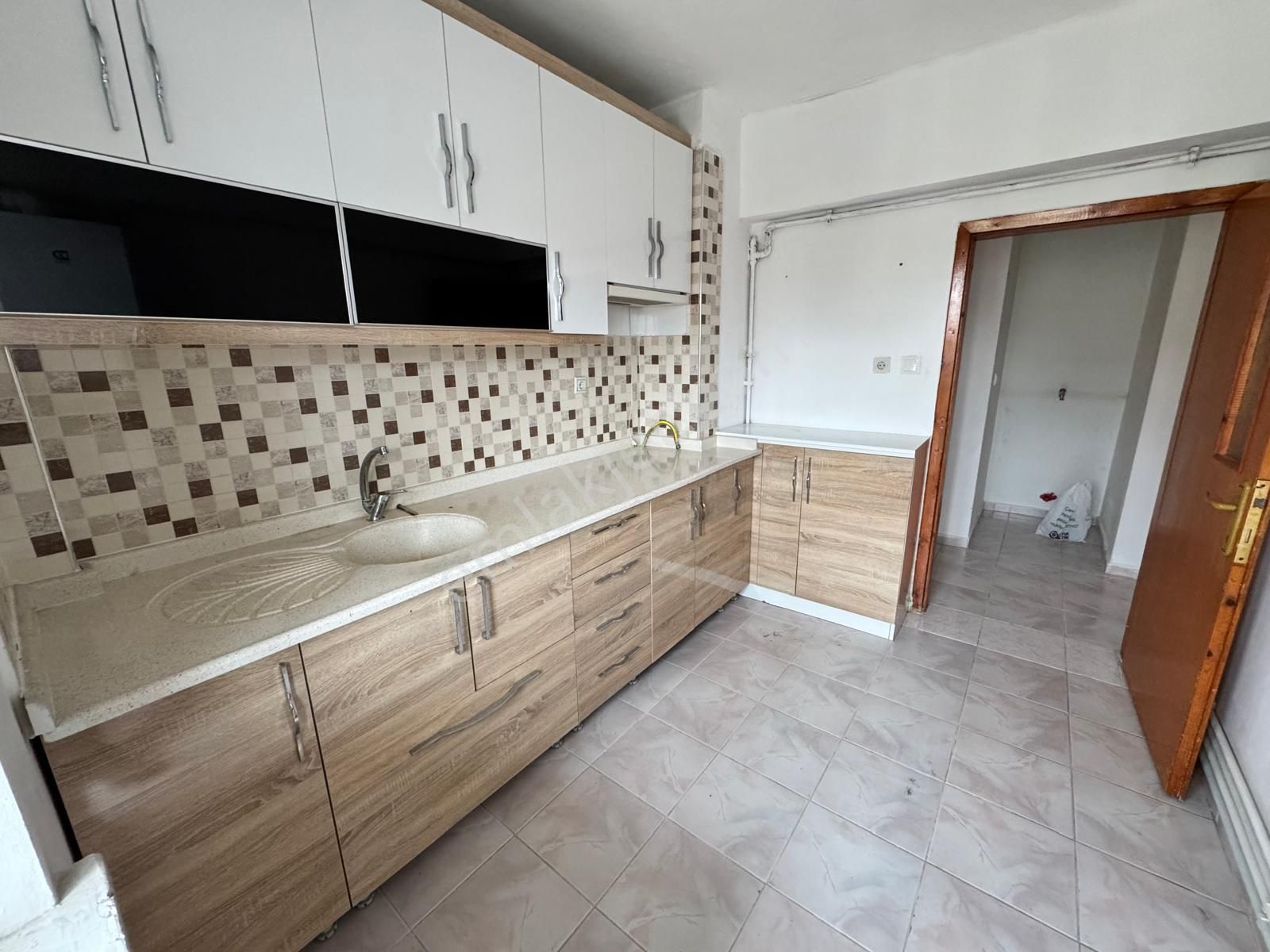 Hayal^den Andiçen Mh^de Ön Cp. Çift Balkonlu Ara Katta 3+1 Bağımsz Daire ! - Görsel 3