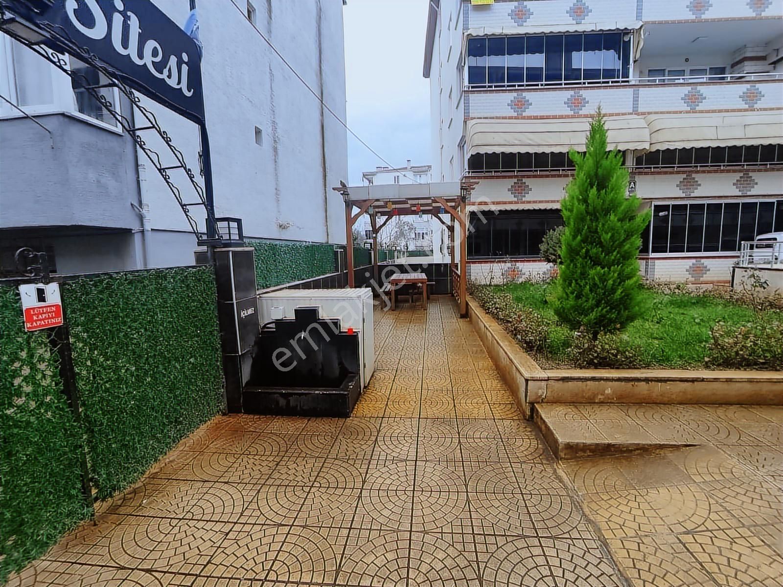 Yakamoz Emlak'tan Kumla'da Satılık Denize Sıfır Havuzlu2+1 Daire - Görsel 3
