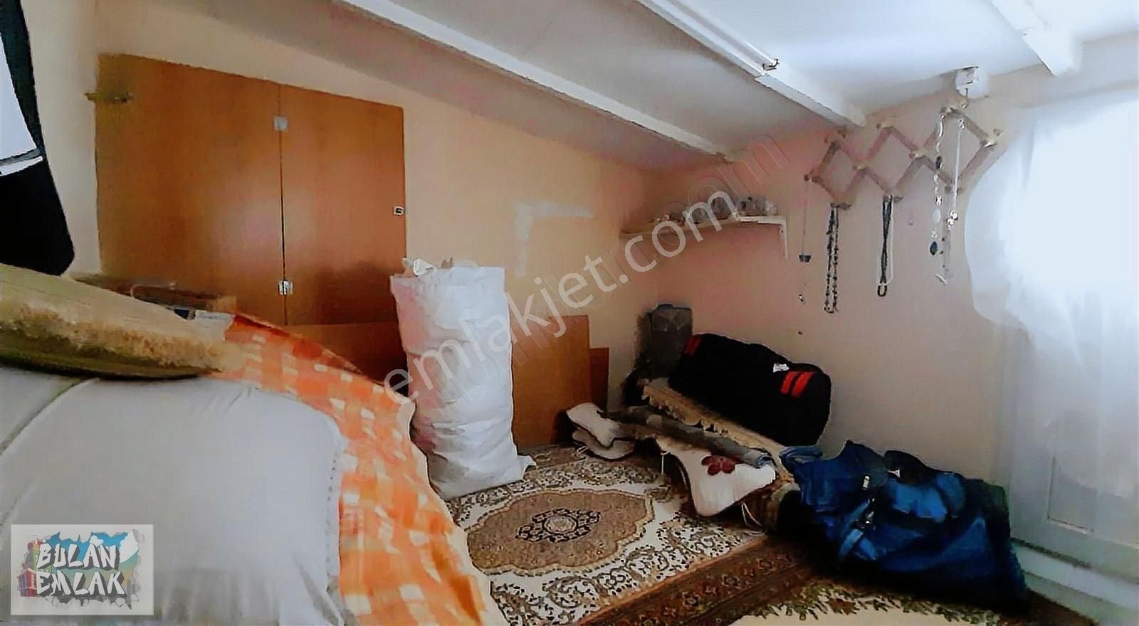 Bulan'dan Ortaköy Merkezde Teraslı Eşyalı 1+1 Çatı Katı Daire - Görsel 23