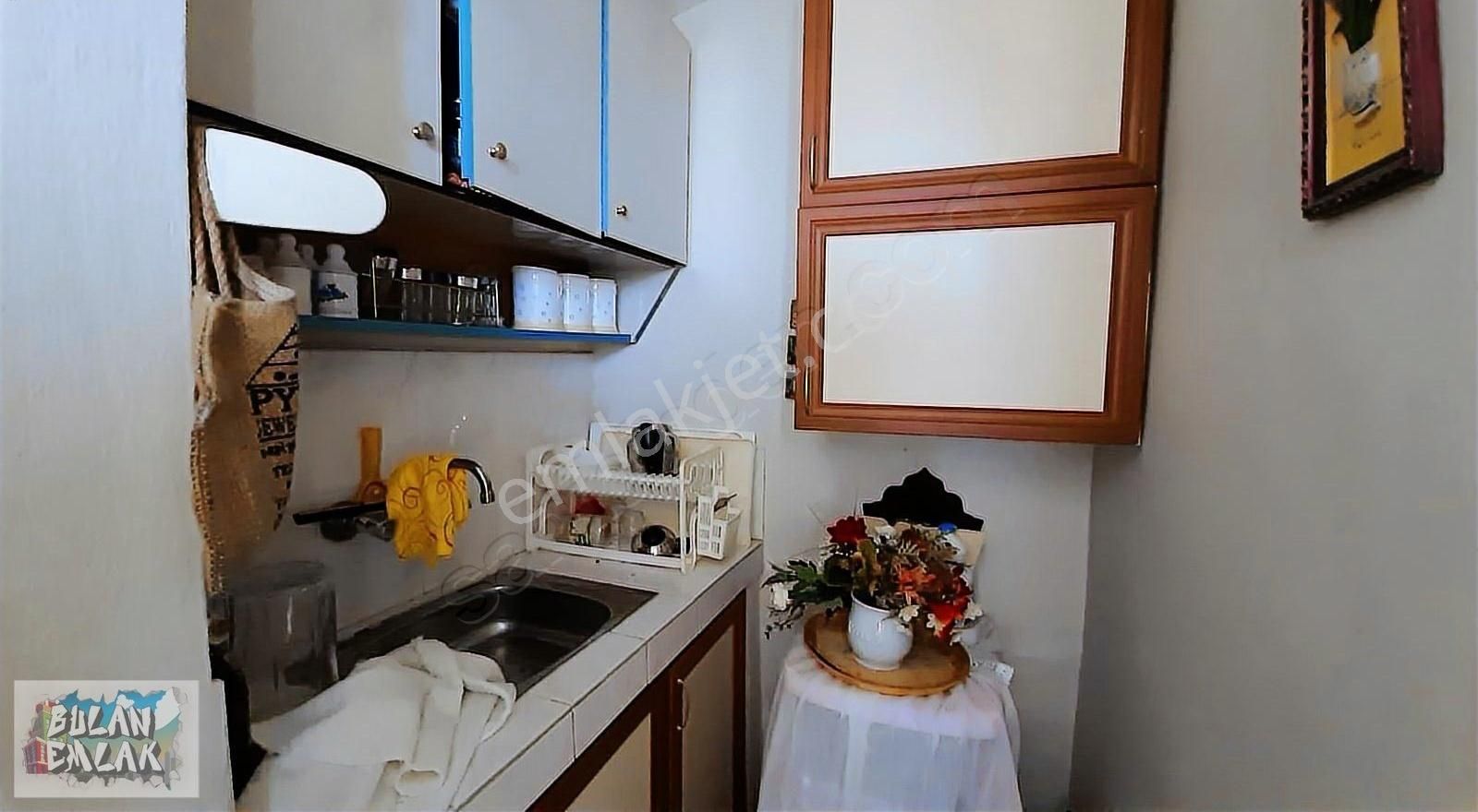Bulan'dan Ortaköy Merkezde Teraslı Eşyalı 1+1 Çatı Katı Daire - Görsel 10