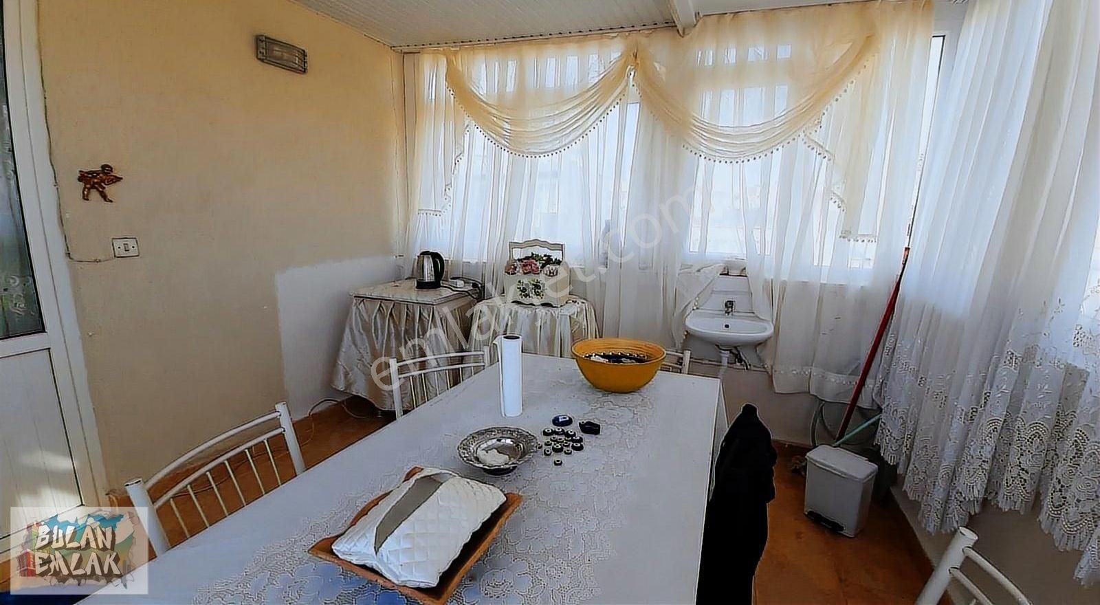 Bulan'dan Ortaköy Merkezde Teraslı Eşyalı 1+1 Çatı Katı Daire - Görsel 13