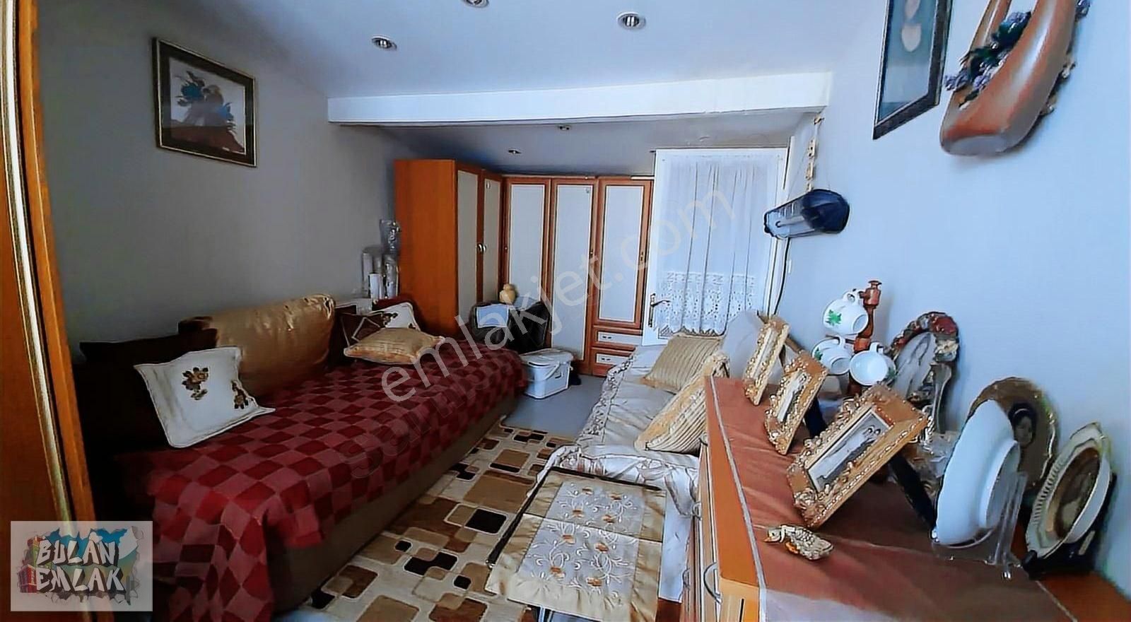 Bulan'dan Ortaköy Merkezde Teraslı Eşyalı 1+1 Çatı Katı Daire - Görsel 12