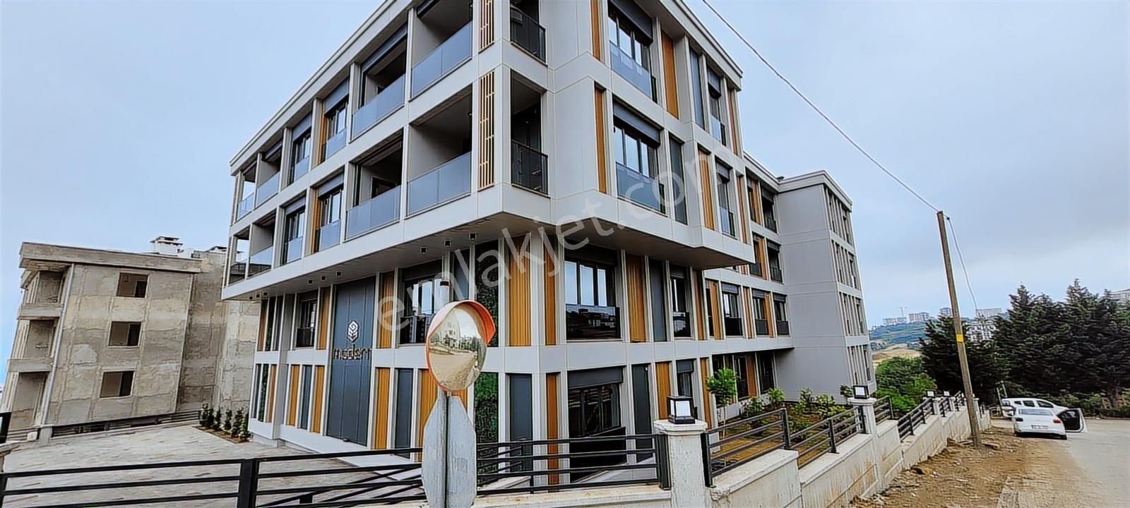 Mavi Atlas'tan Modern Mimari Satılık Deniz Manzara Lüks 1+1 Dair