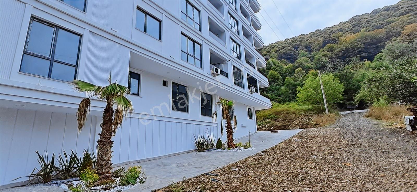 Mavi Atlas Tan Çakırlar Koru Arkasında Havuzlu 1+1 Daire - Görsel 15