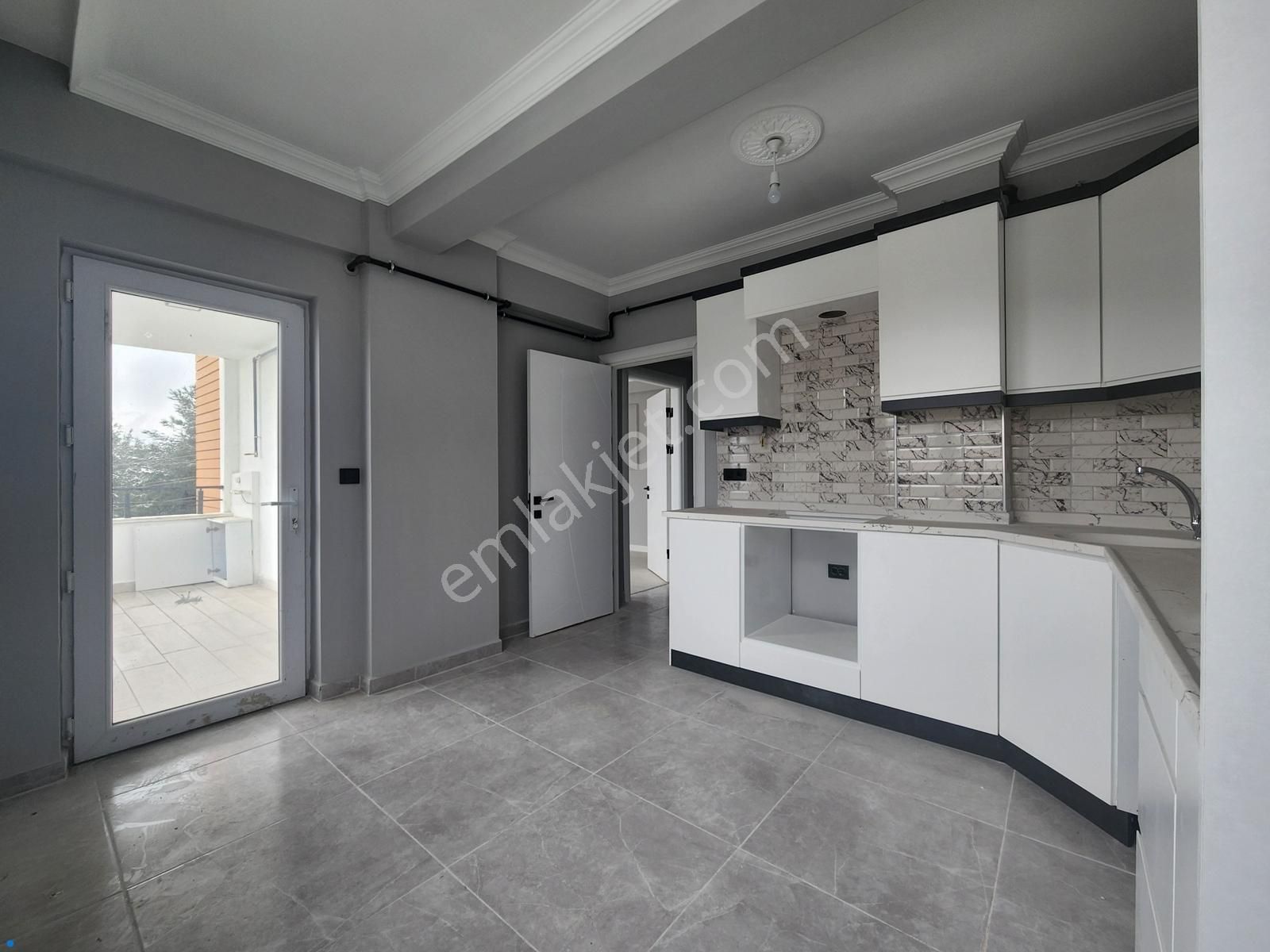 Mavi Atlas'tan Karasamsun'da Satılık Önü Açık İskanlı 3+1 Daire - Görsel 19