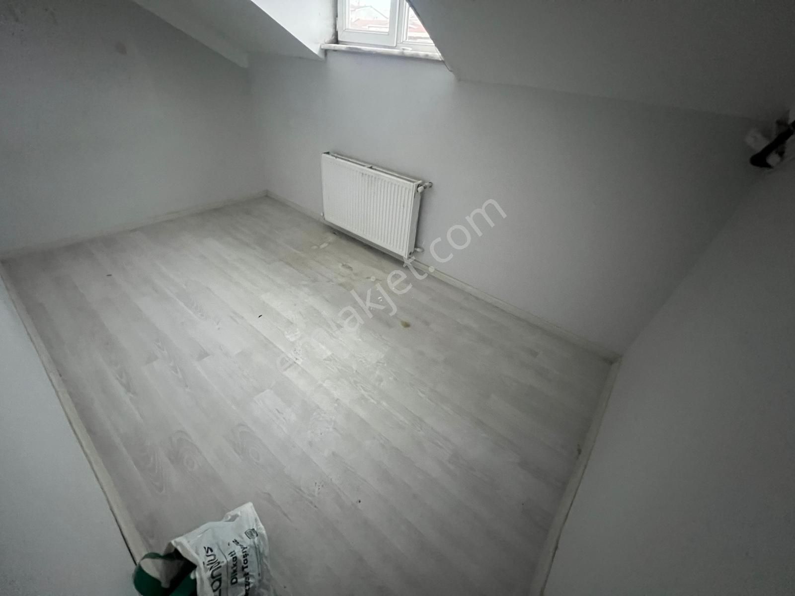 Aydın İnş Cebeci Mah 2+1 60m2 Çatı Kat Ulaşıma Yakın Amerika Mutfak - Görsel 2