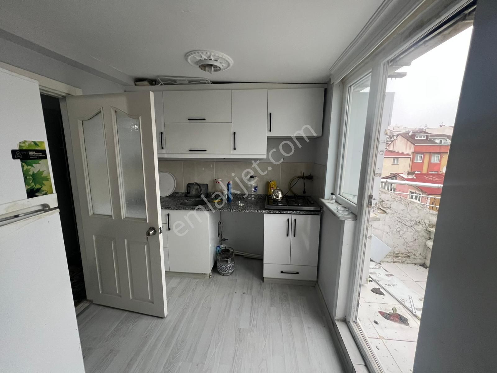 Aydın İnş Cebeci Mah 2+1 60m2 Çatı Kat Ulaşıma Yakın Amerika Mutfak