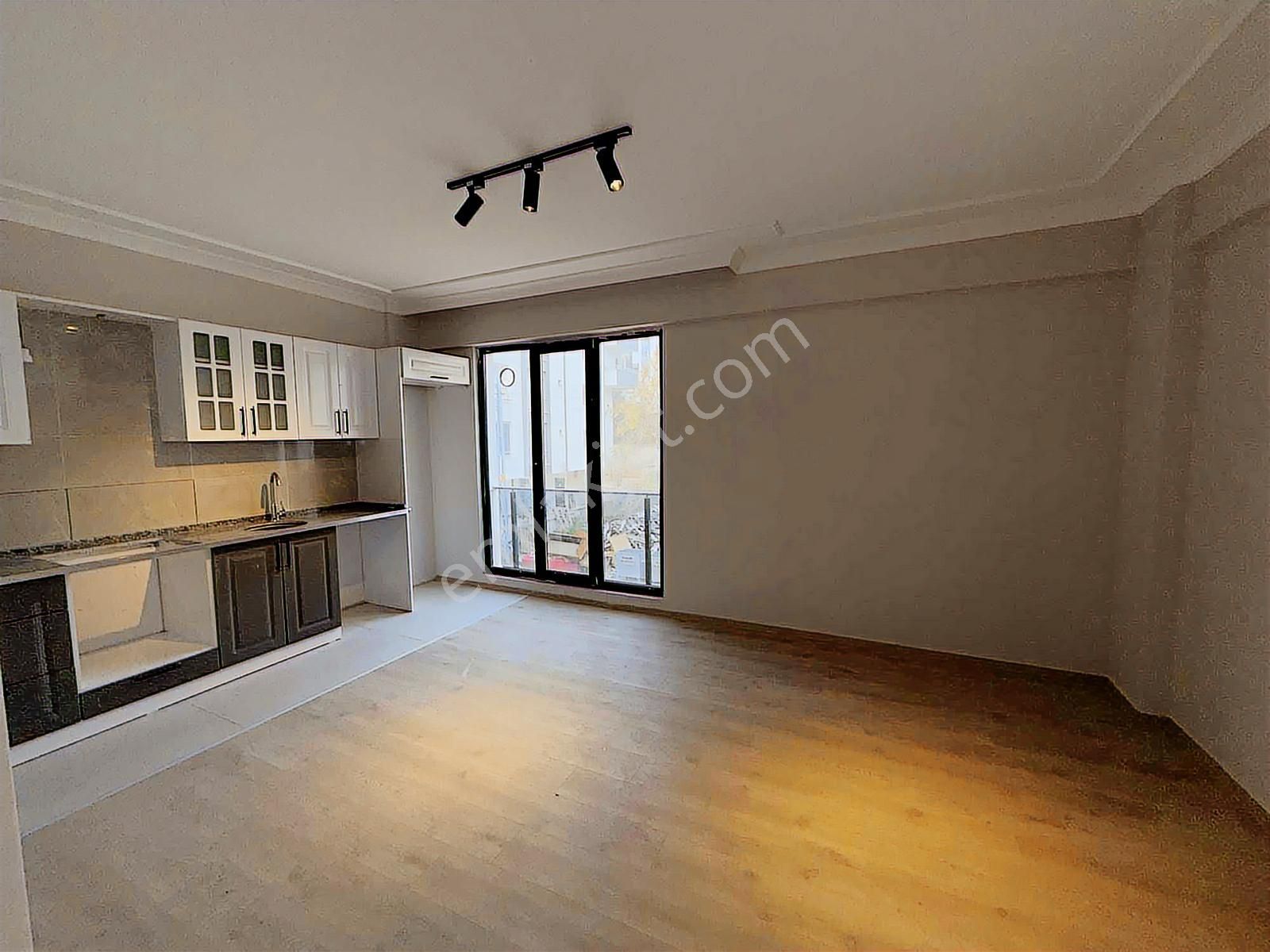 Tramvaya Sahile Yürüme Mesafesinde Lüks 1+1 Daire - Görsel 2