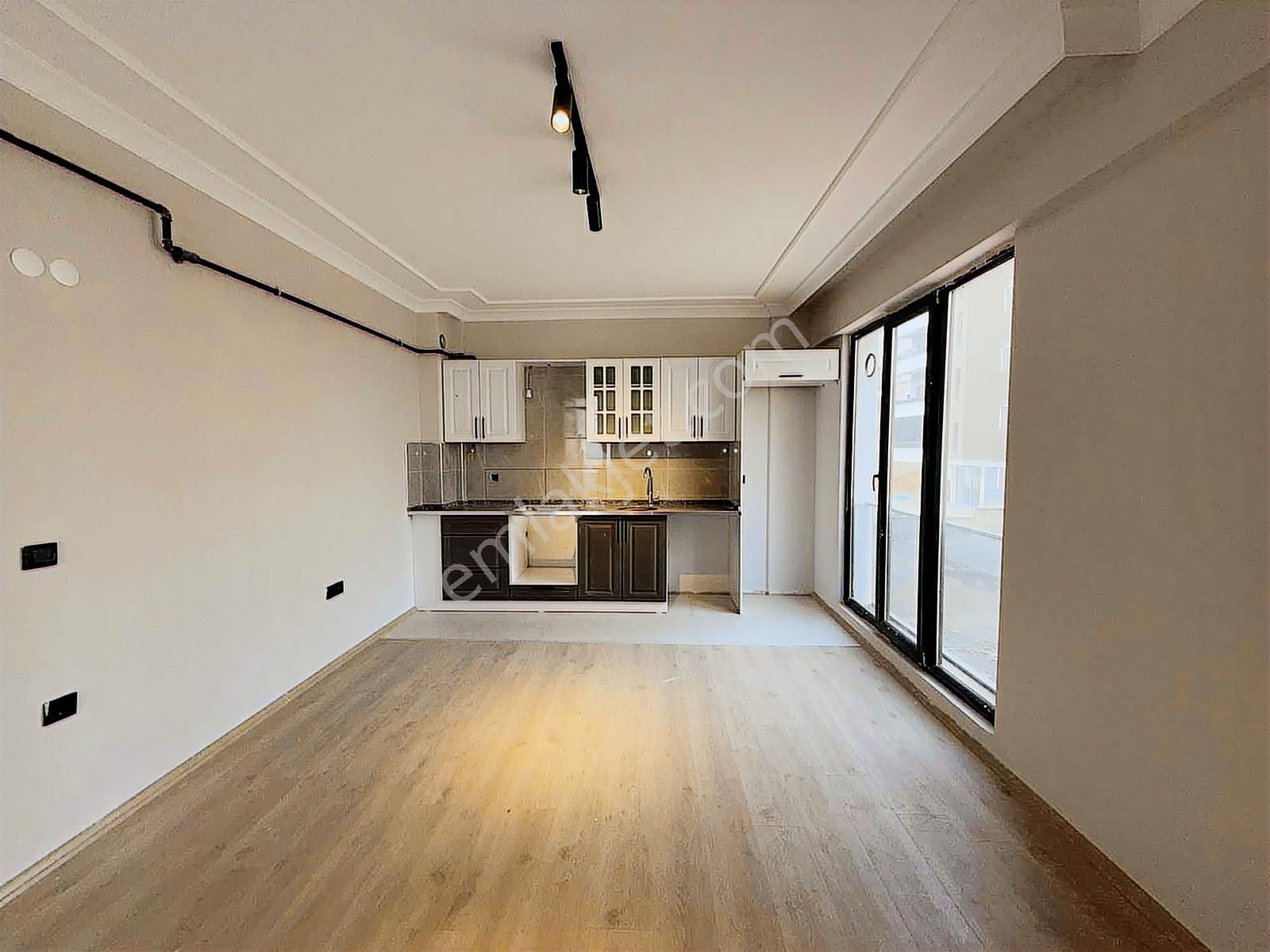 Tramvaya Sahile Yürüme Mesafesinde Lüks 1+1 Daire