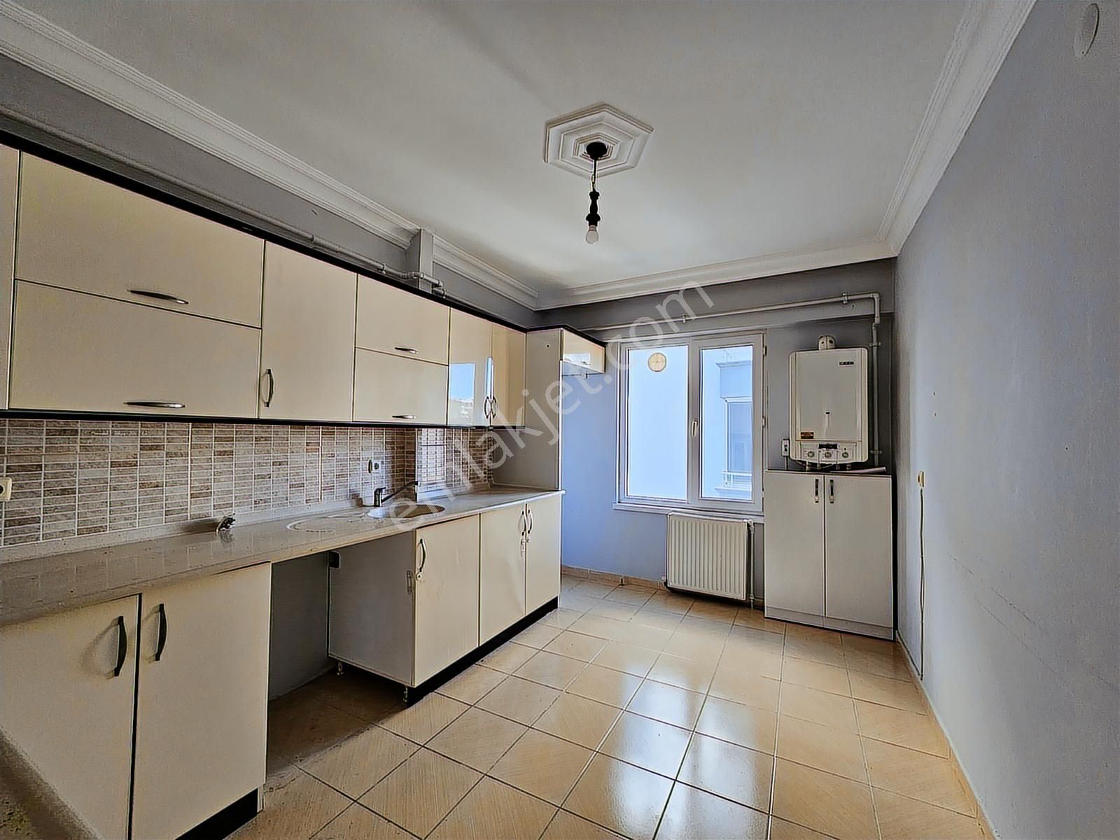 Mavi Atlastan Atakent Tramvay Altı Satılık 3+1 Daire - Görsel 4