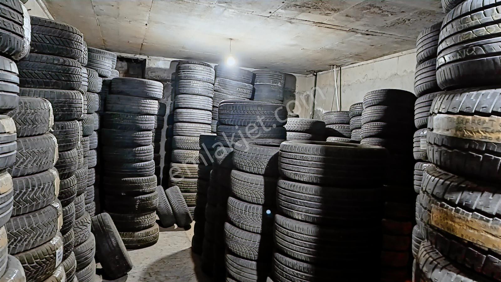 Aykent Sanayi Sitesi Merkezinde Süper 200 M2 Köşe Satılık Dükkan - Görsel 4