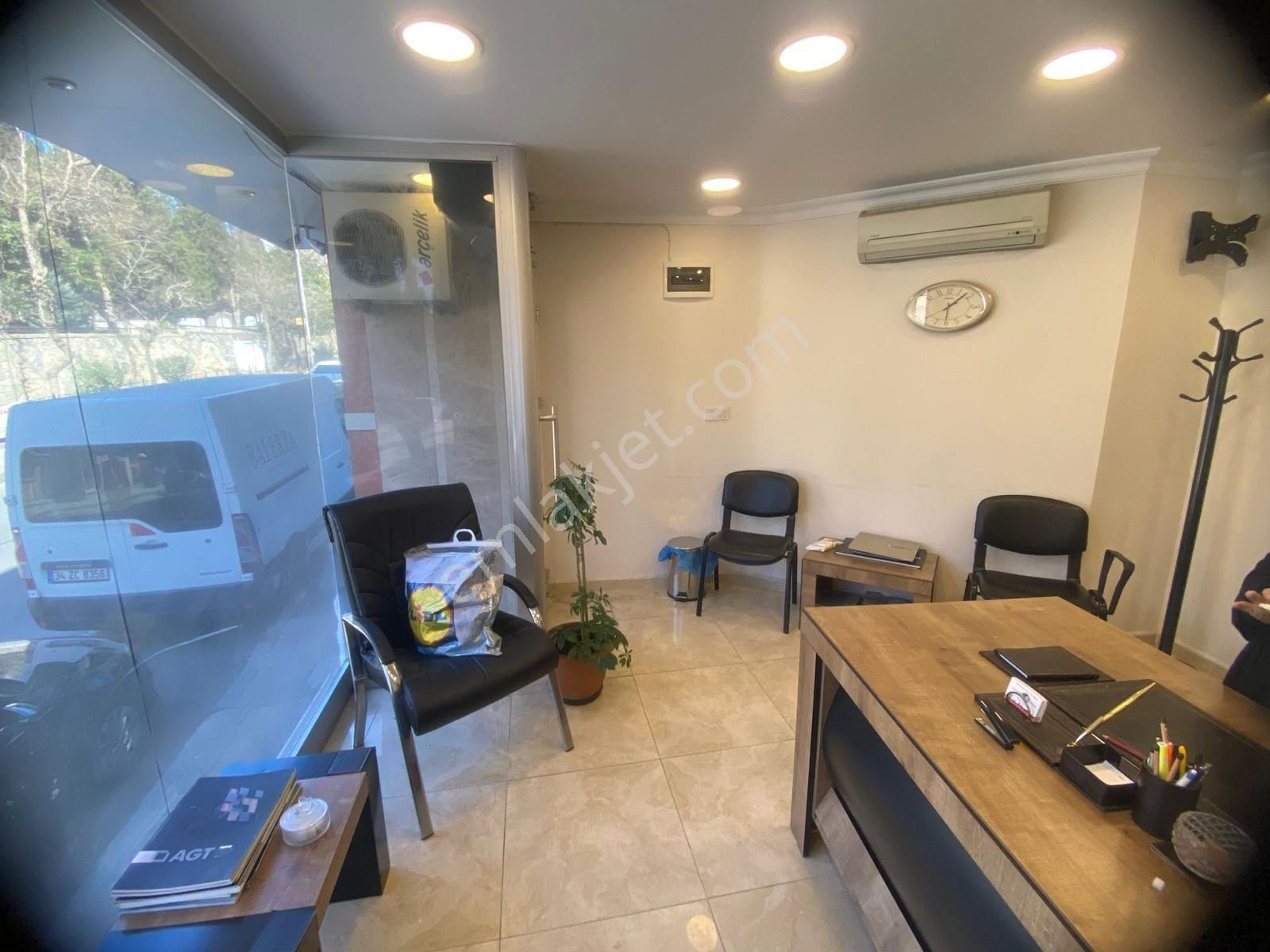 Kiralık Ofis - Full Eşyalı - Cadde Üzeri