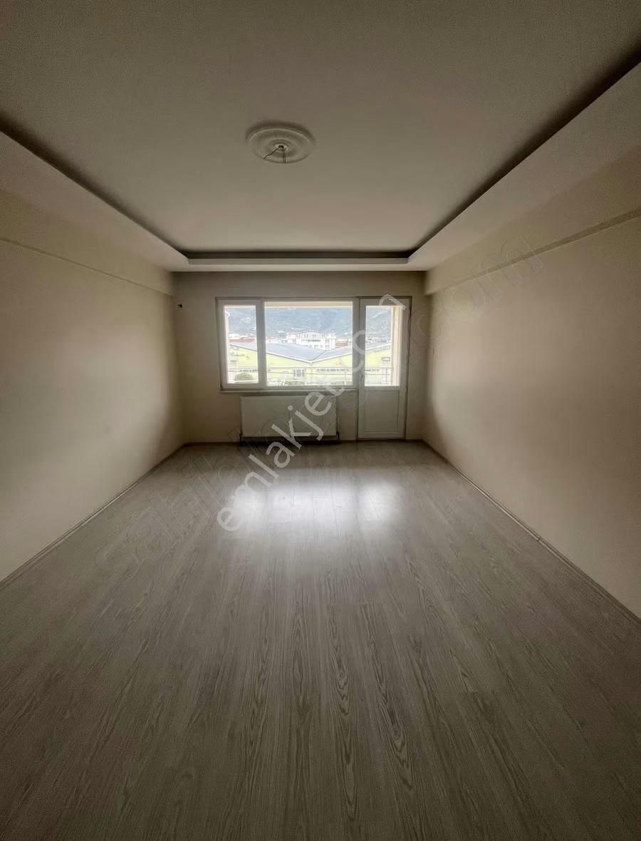 Gemlik Zeytin Hali Civarı Kiralık Yeni Daire - Görsel 11