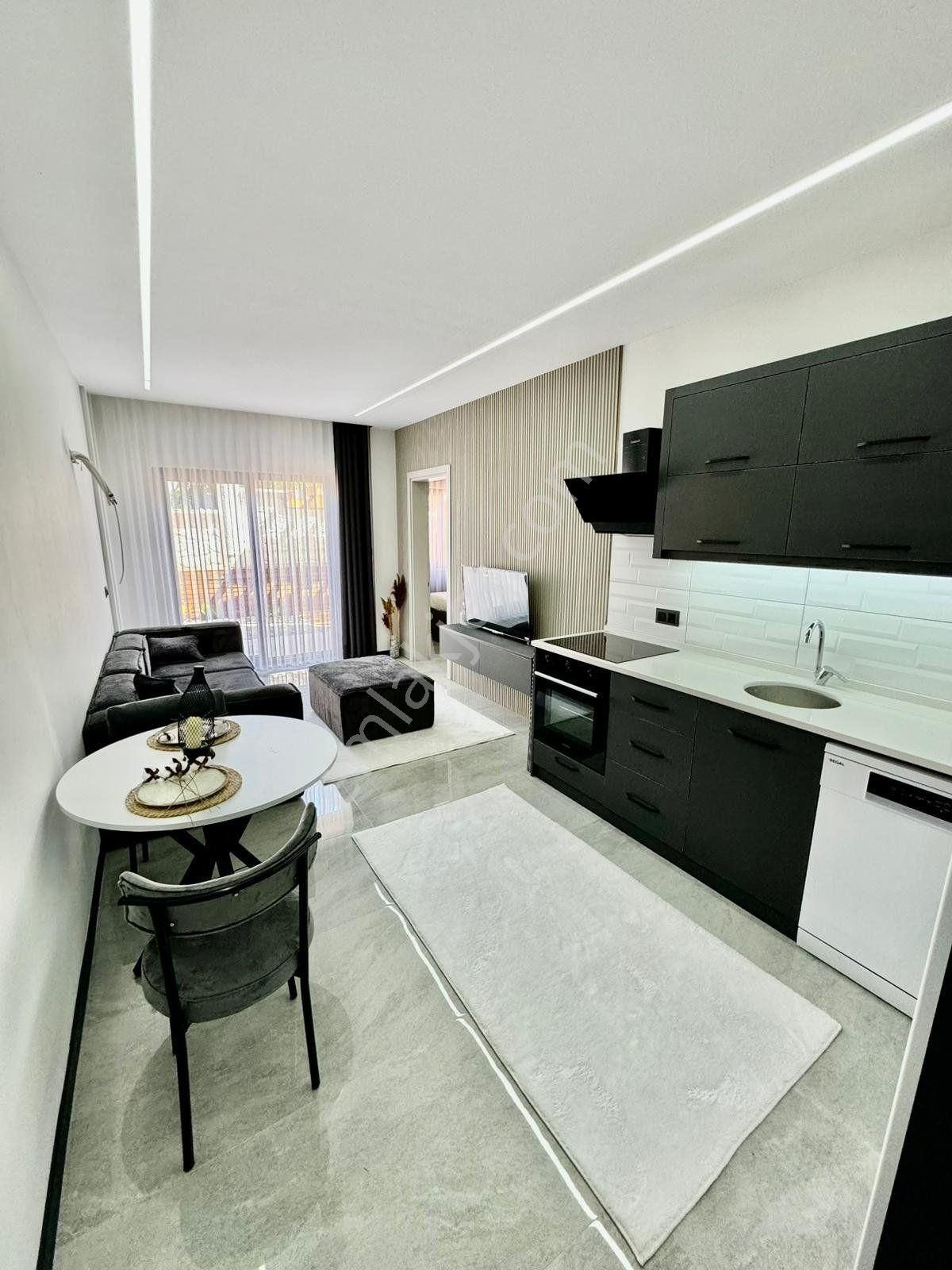 Zeytinköy Mahallesi Adli Tıp Yakınında Müstakil Bahçeli 1+1 Apart A195