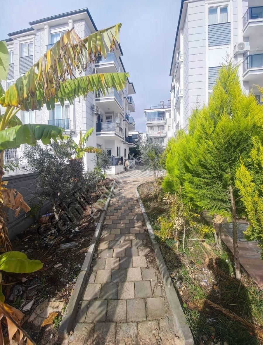 Şafakta Diş Hastanesi Yakınında Havuzlu Sitede Satılık 2+1 Daire