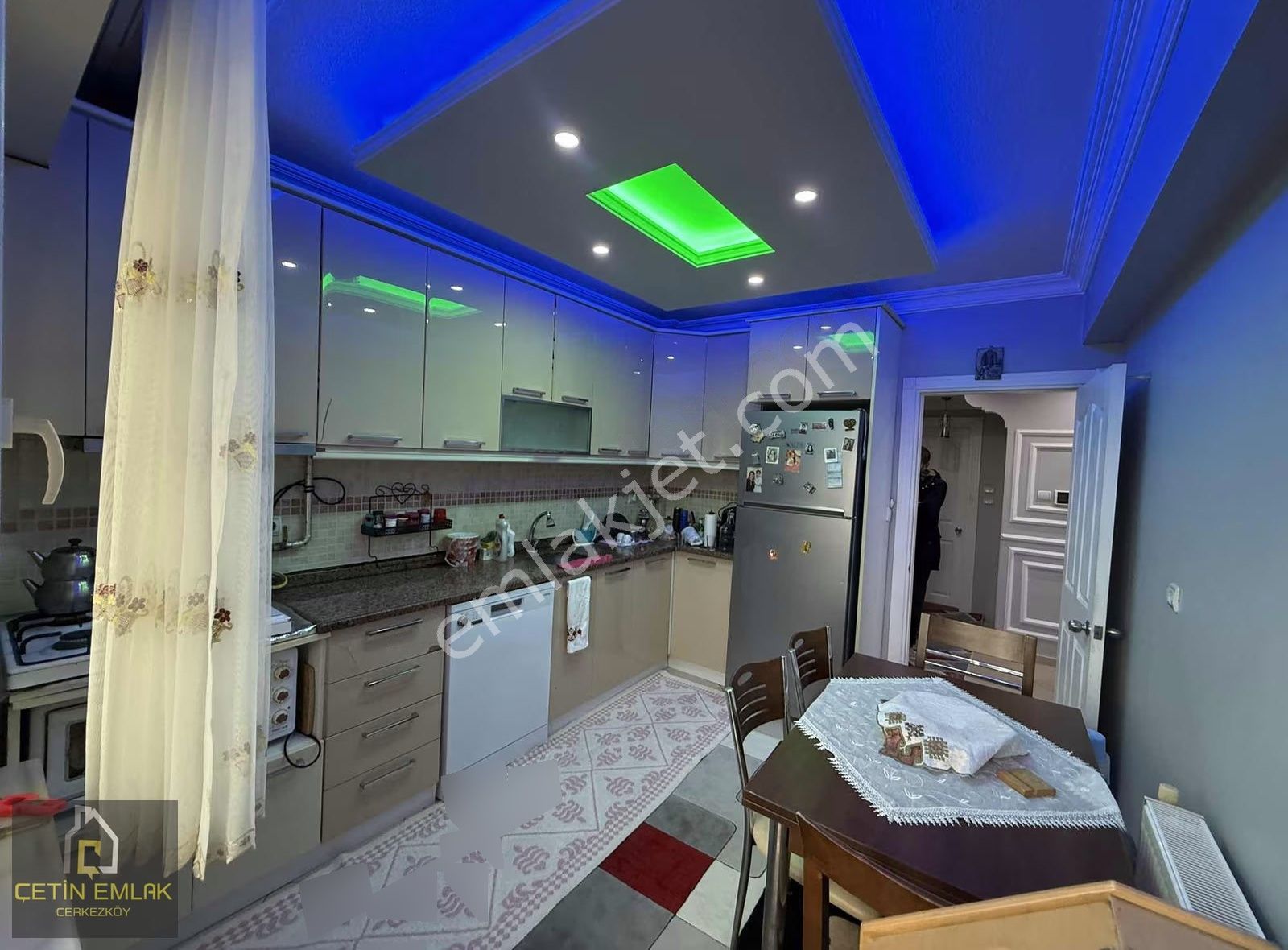 Çetin'den Köşem Mevki 140m² İskanlı Asansörlü 3+1 Arakat Daire - Görsel 4