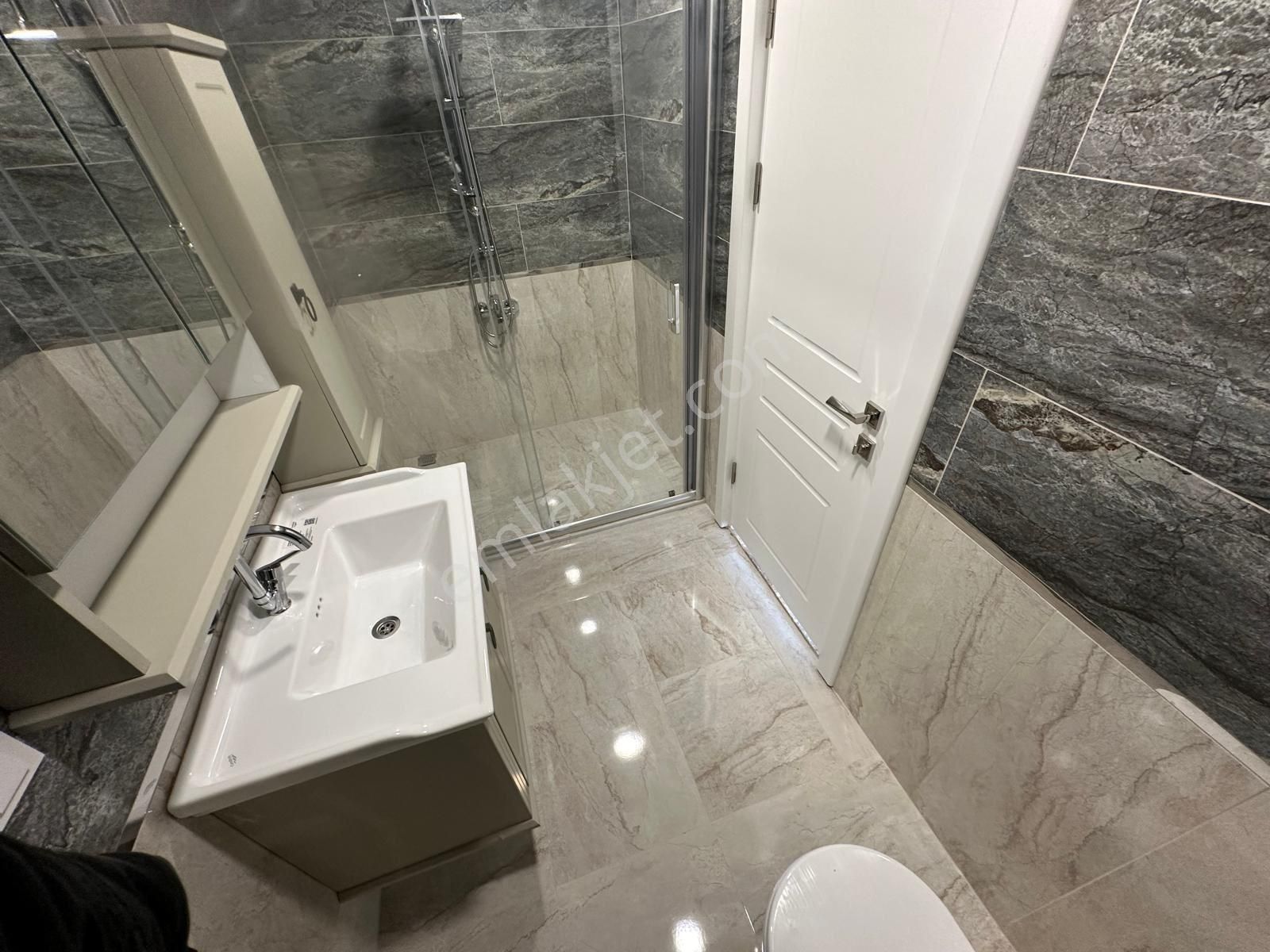 Serdivan Yazlık Mah. 3+1 Ara Kat Açık Cephe Ebeveyn Banyolu, Yer Altı Otoparklı Satılık Sıfır Daire - Görsel 24