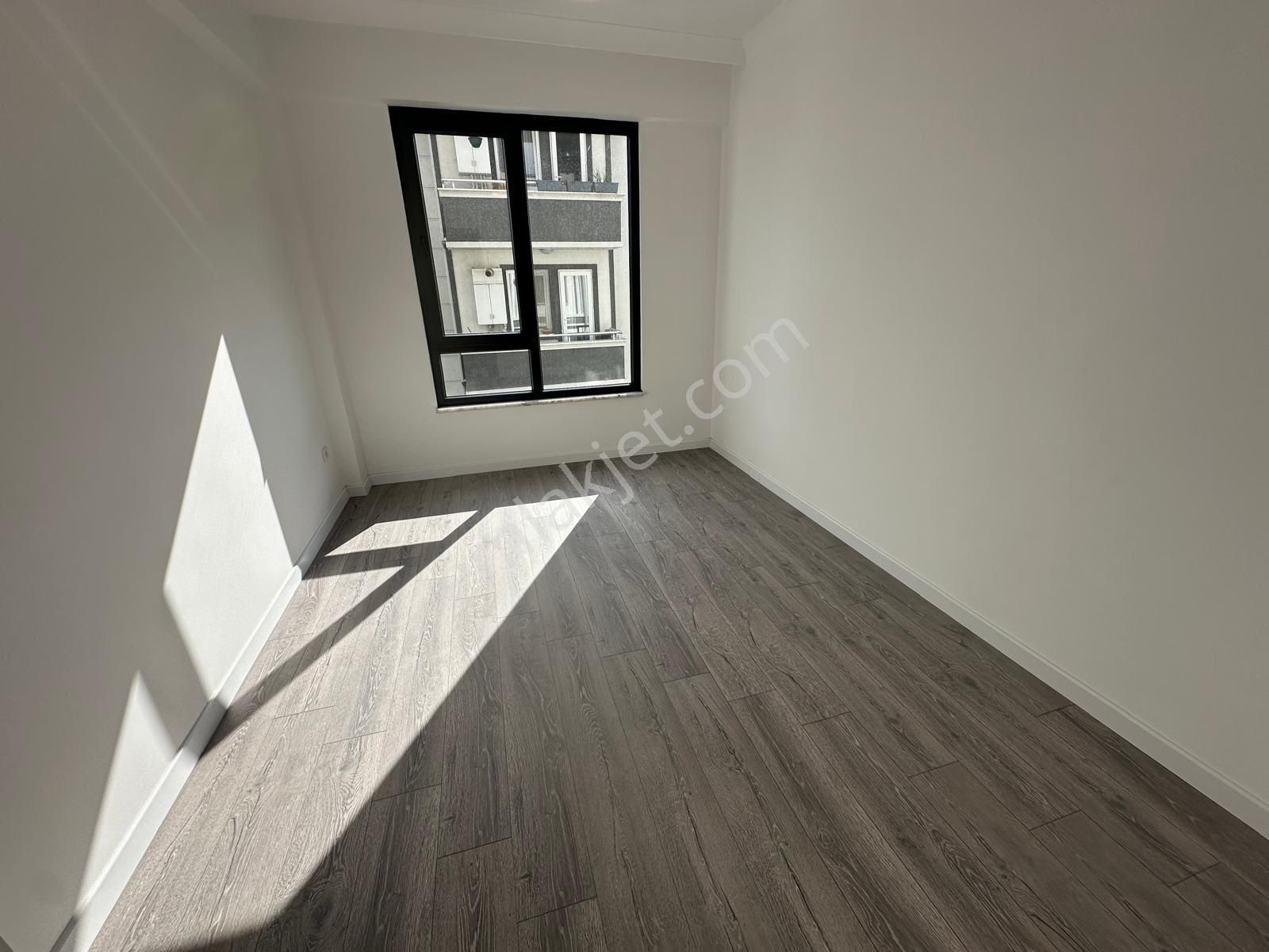 Serdivan Yazlık Mah. 3+1 Ara Kat Açık Cephe Ebeveyn Banyolu, Yer Altı Otoparklı Satılık Sıfır Daire - Görsel 19