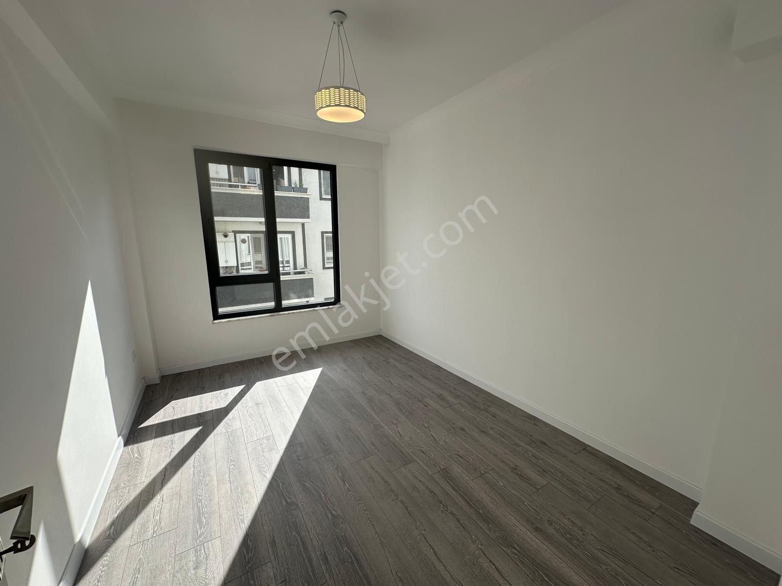 Serdivan Yazlık Mah. 3+1 Ara Kat Açık Cephe Ebeveyn Banyolu, Yer Altı Otoparklı Satılık Sıfır Daire - Görsel 15
