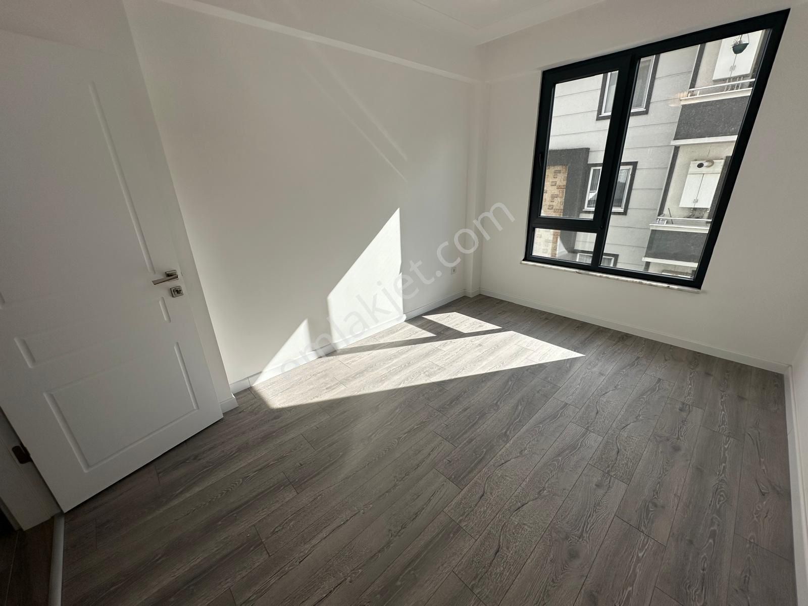 Serdivan Yazlık Mah. 3+1 Ara Kat Açık Cephe Ebeveyn Banyolu, Yer Altı Otoparklı Satılık Sıfır Daire - Görsel 17
