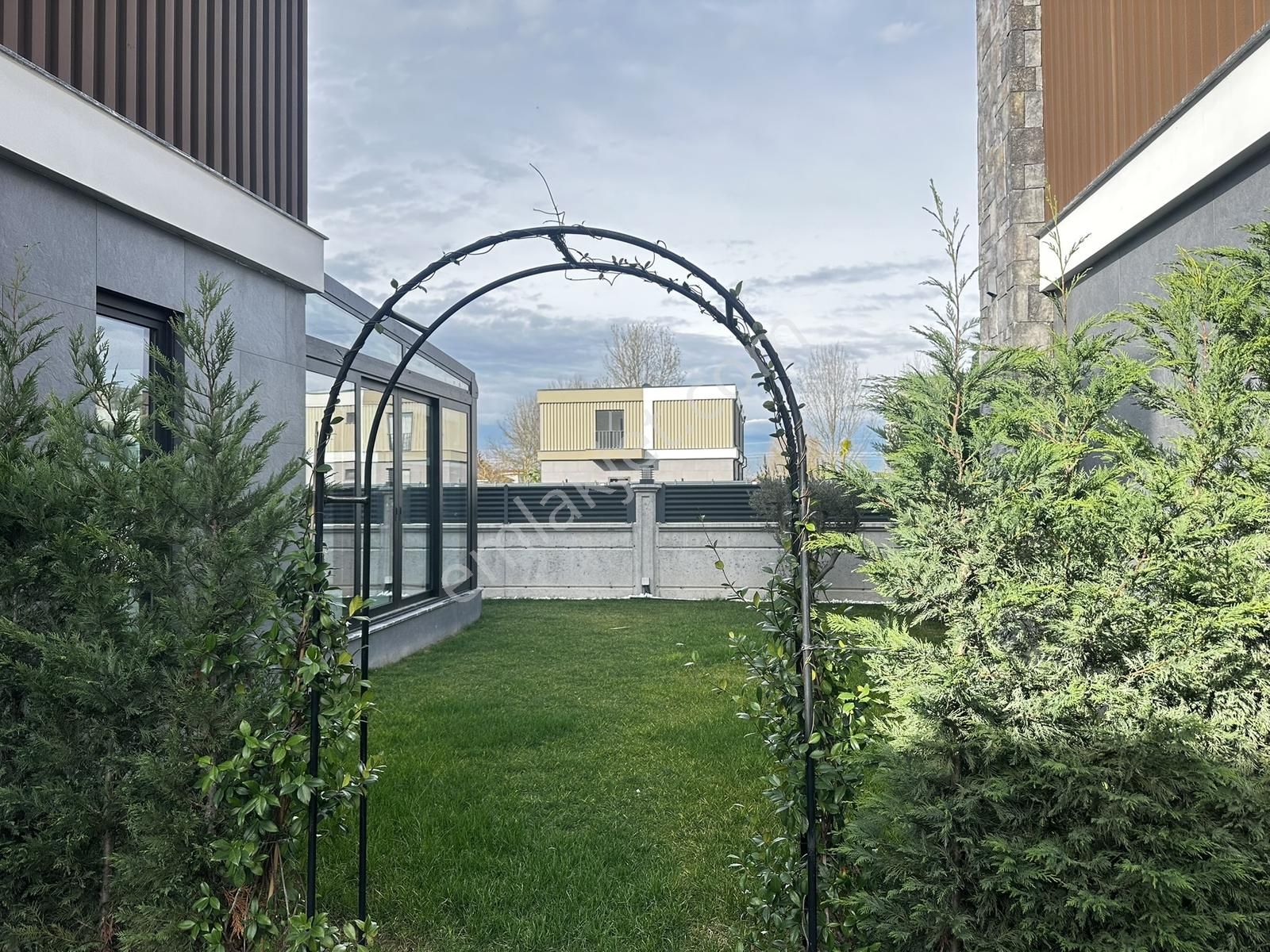 1 Nci Caddeye 100 Metre Şahane Konum Satılık Tam Müstakil Villa - Görsel 29