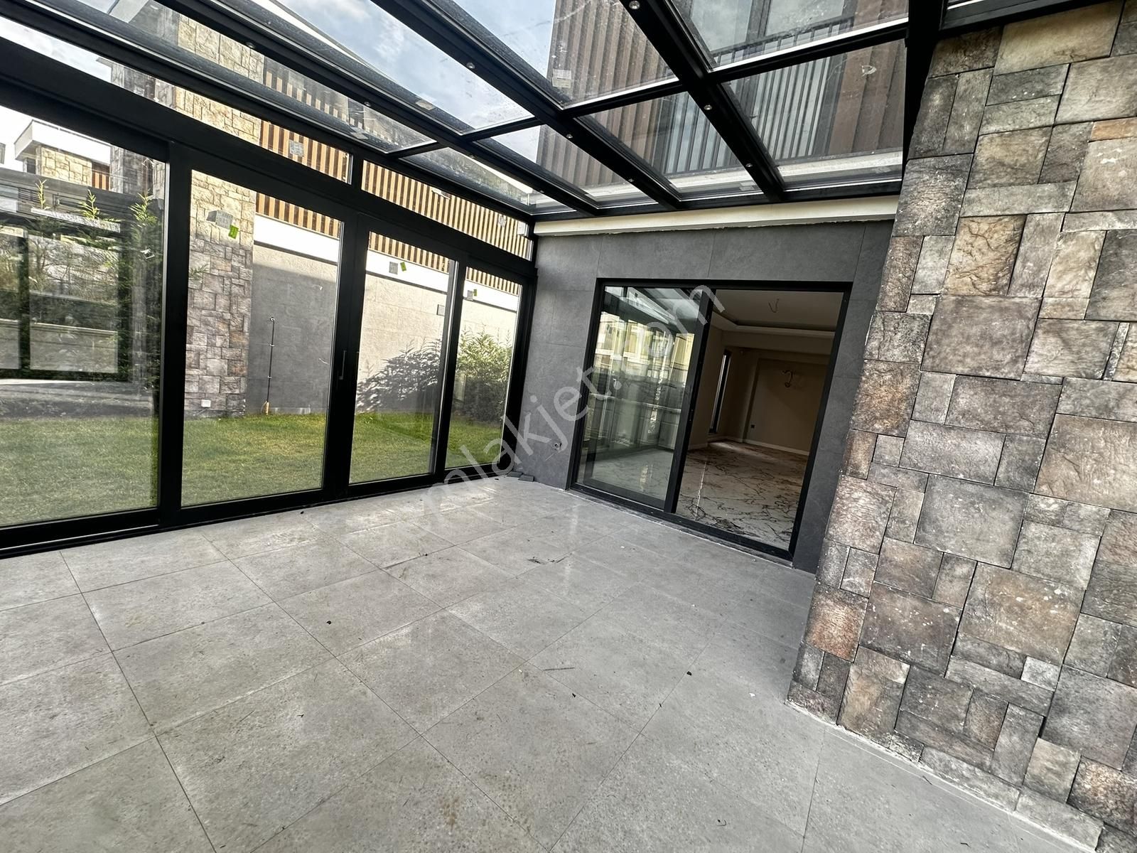 1 Nci Caddeye 100 Metre Şahane Konum Satılık Tam Müstakil Villa - Görsel 15