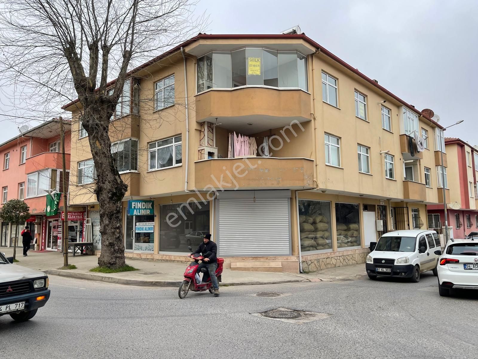 Çarşı Merkezde Açık Cephe Köşe Model Mutfak Ayrı 2+1 Daire